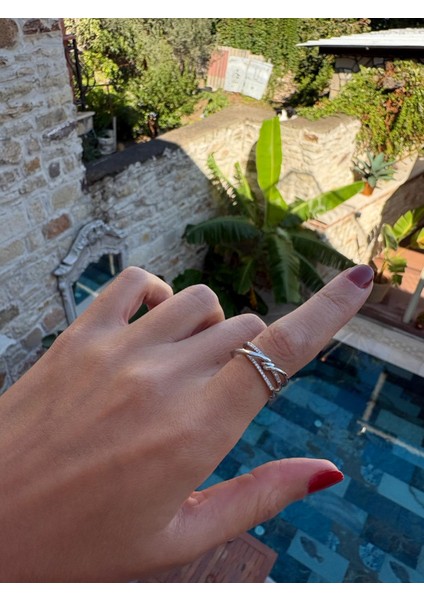 Çift Sarmal Mini Zirkon Taş Detaylı Ayarlanabilir Gümüş Kaplama Yüzük indirimleri