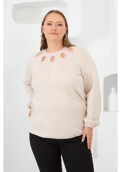 Yaka Detaylı Kol ve Eteği Büzgülü Büyük Beden Sweat Krem