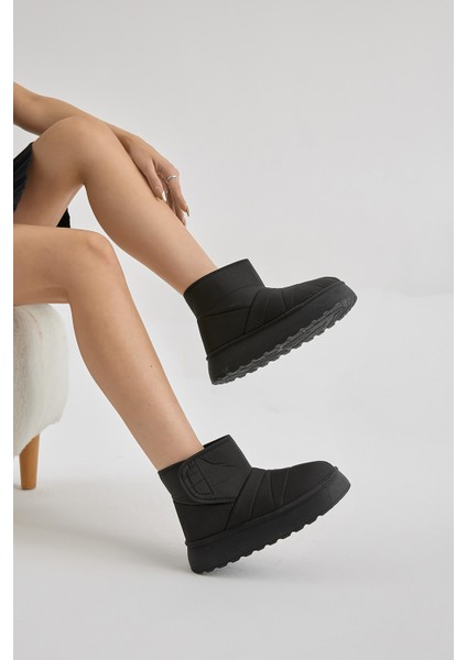 Kadın Siyah Kalın Poli Taban Içi Kürklü Cırtlı Bot fırsatları