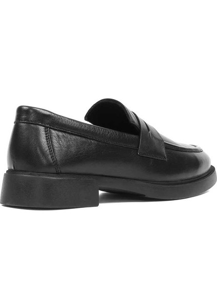Kadın Siyah Deri Loafer fırsatları