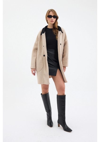 Kadın Oversize Siyah Yakalı Çift Düğmeli Teddy Kaban - Bej indirimleri