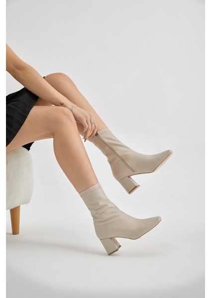 Kadın Bej Tpu Taban Küt Burunlu Fermuarlı Topuklu Bot fiyatları