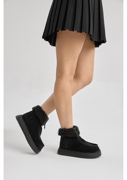 Kadın Siyah Kalın Taban Kürklü Önü Fermuarlı Süet Bot fırsatları
