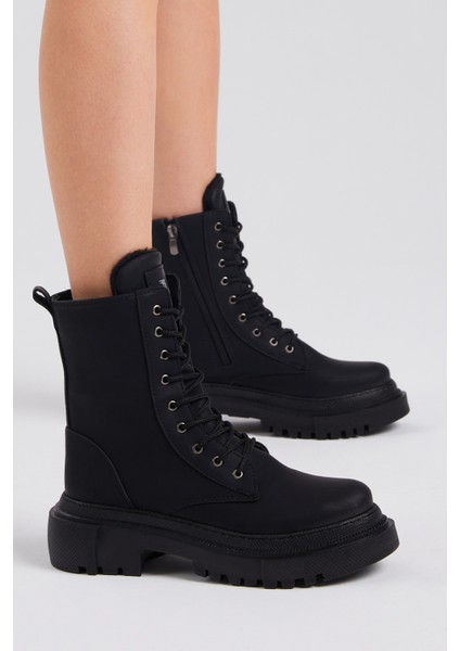 Kadın Siyah Mat Rahat Kalıp Kalın Taban Bağcıklı ve Fermuarlı Bot modelleri