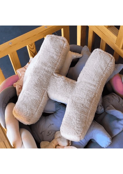 Litera, H Harfi, Yastık, Kırlent, Elyaf Dolgulu, Welsoft Kumaş, 40 cm fiyatları