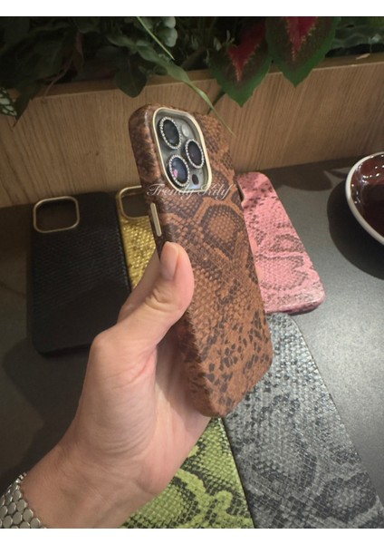 iphone (16) Uyumlu Yılan Desenli Deri Magsafe Kılıf modelleri