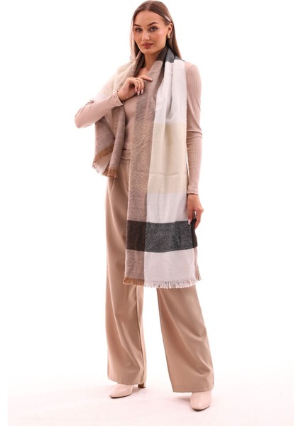 Kadın Yumuşak Dokulu Ekose Atkı fırsatları