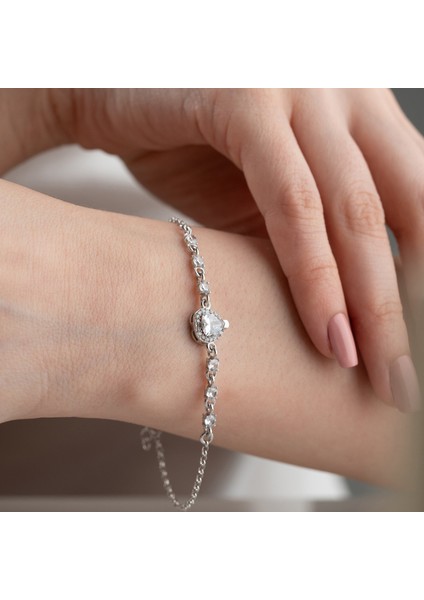 925 Ayar Gümüş Kalpli Sıra Taş Gümüş Bileklik