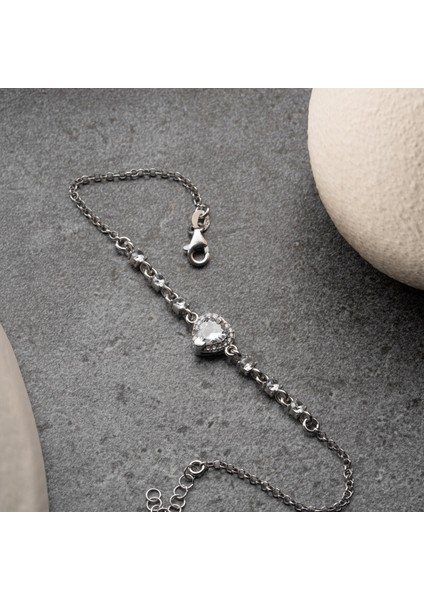 925 Ayar Gümüş Kalpli Sıra Taş Gümüş Bileklik fırsatları