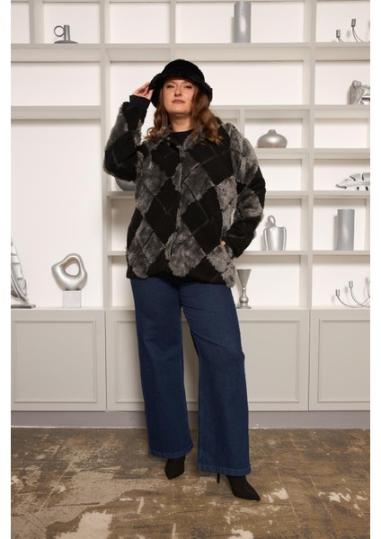 Geometrik Peluş Büyük Beden Kapşonlu Ceket Siyah