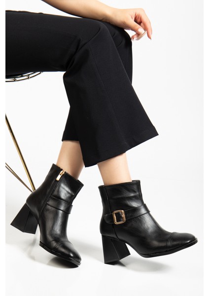 Kadın Siyah Cilt Tpu Taban Kemer Toka Detaylı Fermuarlı Topuklu Bot