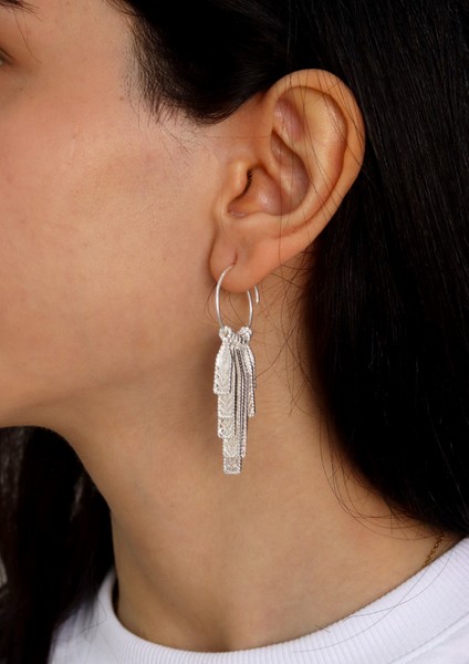 Sallantılı Çubuk Işlemeli 925 Ayar Gümüş Telkari Kadın Küpe 201024663 fırsatları