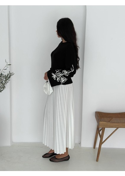 Kollari Nakış Detaylı Ispanyol Kol Triko Kazak fırsatları