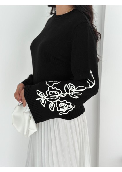 Kollari Nakış Detaylı Ispanyol Kol Triko Kazak indirimleri