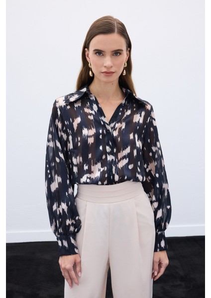 Geniş Manşetli Desenli Gömlek - Siyah