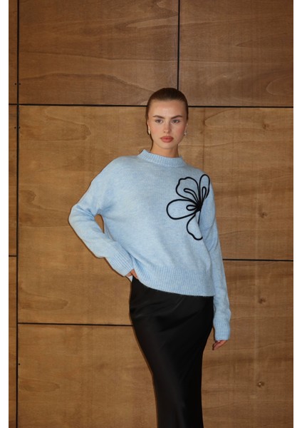 Çiçek Desenli Triko Kazak fiyatları