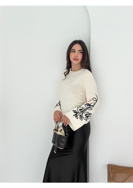 Kollari Nakış Detaylı Ispanyol Kol Triko Kazak modelleri