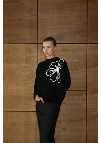 Çiçek Desenli Triko Kazak fiyatları