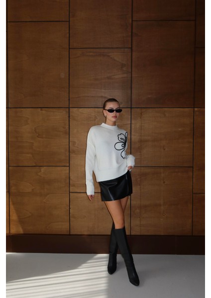 Çiçek Desenli Triko Kazak indirimleri