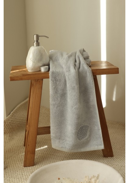Sedef Bambu Nakışlı El Havlusu 50X90 cm