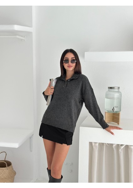 Polo Yaka Yarım Pat Kol Düğme Detay Triko Kazak fırsatları