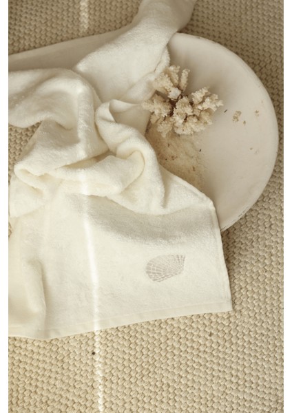 Sedef Bambu Nakışlı El Havlusu 50X90 cm modelleri