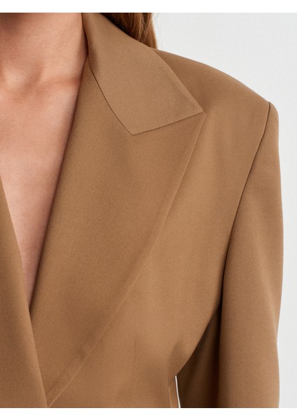 60774 Fitted Kesim Vatkalı Blazer-Camel fırsatları