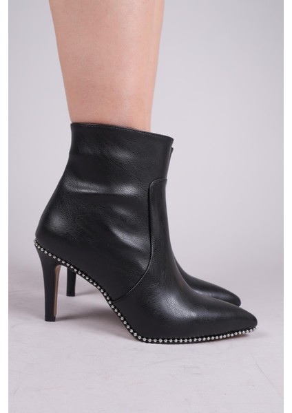 Isantı Tabanı Zincir Aksesuarlı Topuklu Bot Siyah modelleri