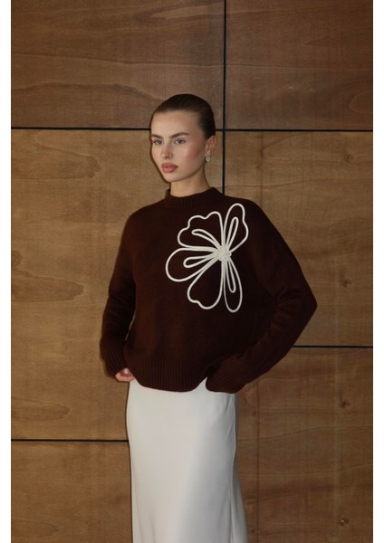 Çiçek Desenli Triko Kazak