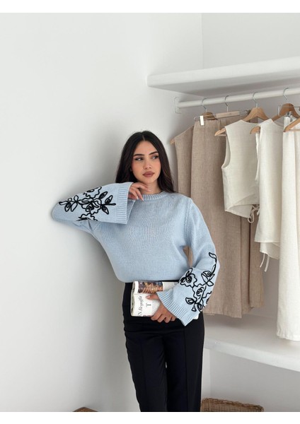 Kollari Nakış Detaylı Ispanyol Kol Triko Kazak modelleri