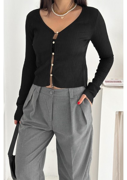 Kadın Düğme Detaylı Fit Triko Bluz – Zarif & Modern Stil indirimleri