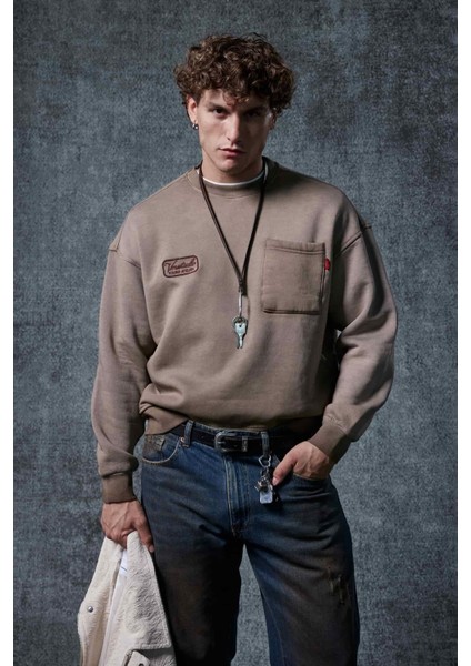 Erkek Bisiklet Yaka Cep Detaylı Sweatshirt Kahverengi fiyatları