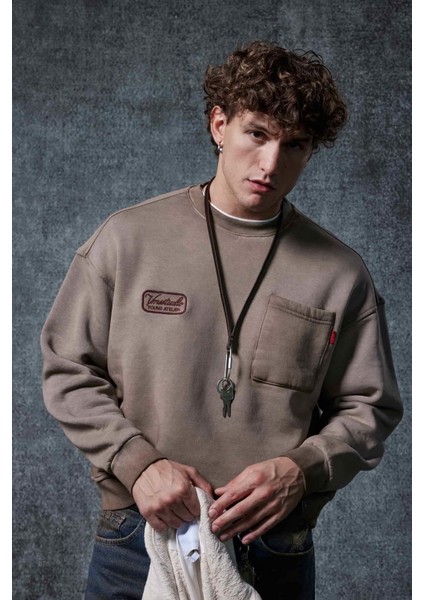 Erkek Bisiklet Yaka Cep Detaylı Sweatshirt Kahverengi fırsatları