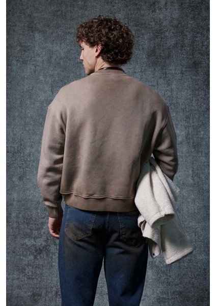 Erkek Bisiklet Yaka Cep Detaylı Sweatshirt Kahverengi