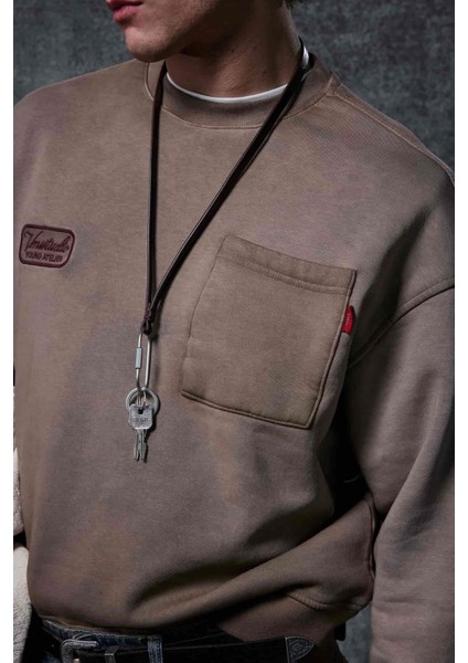 Erkek Bisiklet Yaka Cep Detaylı Sweatshirt Kahverengi