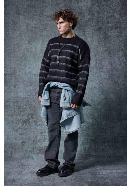 Erkek Oversize Çizgili Tüylü Triko Kazak Siyah indirimleri