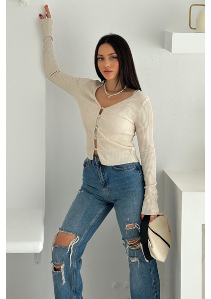 Kadın Düğme Detaylı Fit Triko Bluz – Zarif & Modern Stil fiyatları