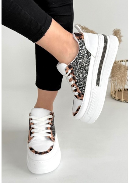 Lawin Beyaz Cilt Siyah Simli Bağcıklı Spor Ayakkabı - Lisinya modelleri