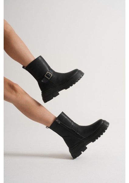 Kadın Siyah Kalın Eva Taban Kemer Toka Detaylı Fermuarlı Bot