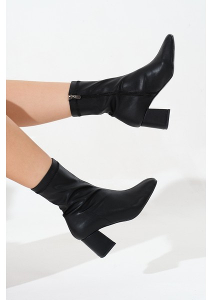 Kadın Siyah Tpu Taban Küt Burunlu Fermuarlı Topuklu Bot fırsatları