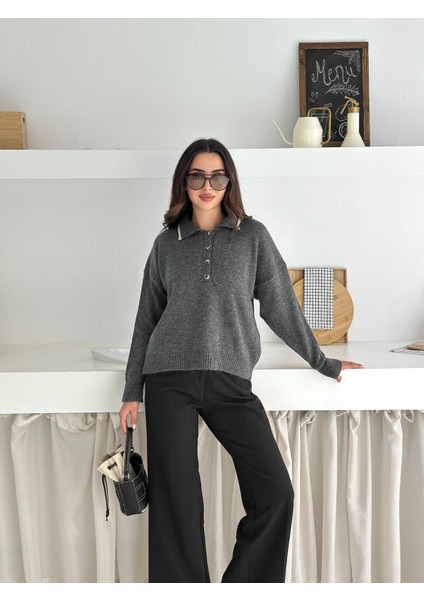 Polo Yaka Düğmeli Yumuşak Dokulu Triko Kazak