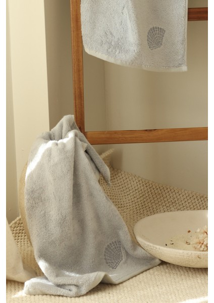 Sedef Bambu Nakışlı Banyo Havlusu 70X140 cm modelleri