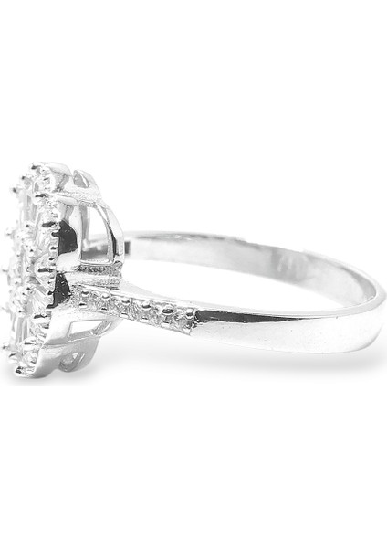 925 Ayar Gümüş Çiçek Model Baget Taşlı Kadın Yüzük | Zarif ve Işıltılı Tasarım