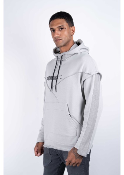 Erkek Regular Fit Kapüşonlu Omuz Detaylı Baskılı Sweatshirt modelleri