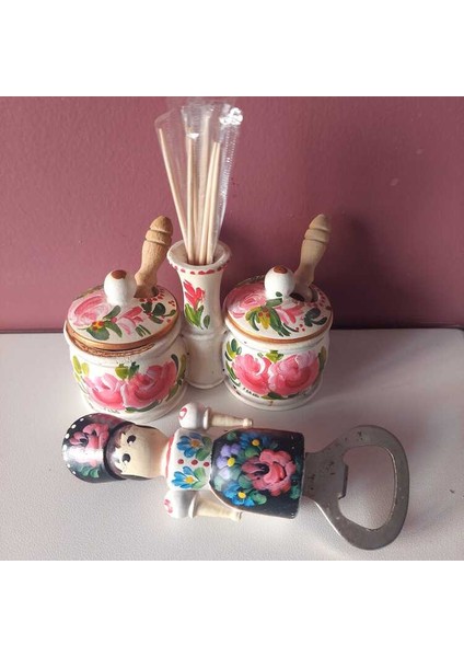 El Boyaması Ahşap Mini Baharatlık Seti ve Folk Stil Açacak | 7 Parça Vintage Masa Üstü Dekor