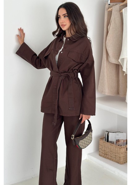 Kadın Ceket Pantolon Kuşak Detaylı Takım – Şehirli & Sofistike Stil