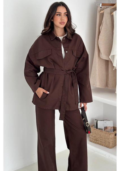 Kadın Ceket Pantolon Kuşak Detaylı Takım – Şehirli & Sofistike Stil