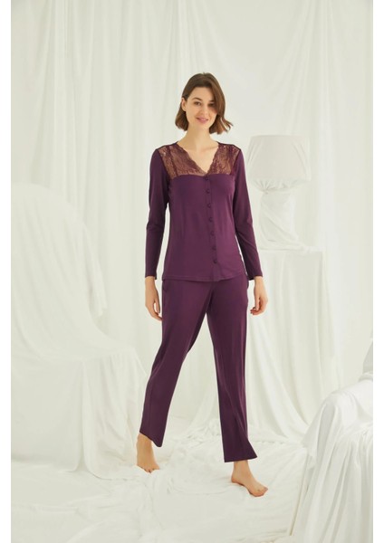 Monamise Yakası Omzu ve Paçası Dantelli Boydan Düğmeli Pijama Takımı fırsatları