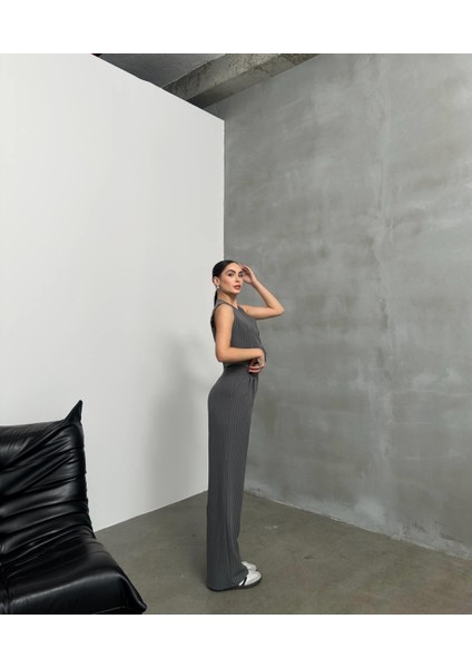 Kadın Gri Çizgili Takım – Şık, Modern ve Zamansız Stil | Crop Yelek & Palazzo Pantolon Takımı fırsatları