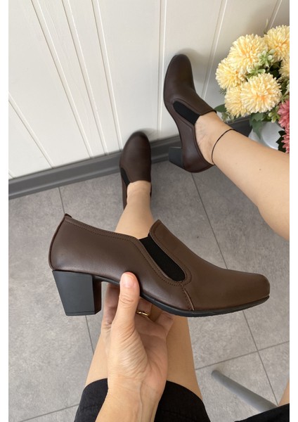 Kahverengi Hakiki Deri Anatomik Taban Rahat ve Şık Günlük Kadın Ayakkabı TMD202521 fiyatları